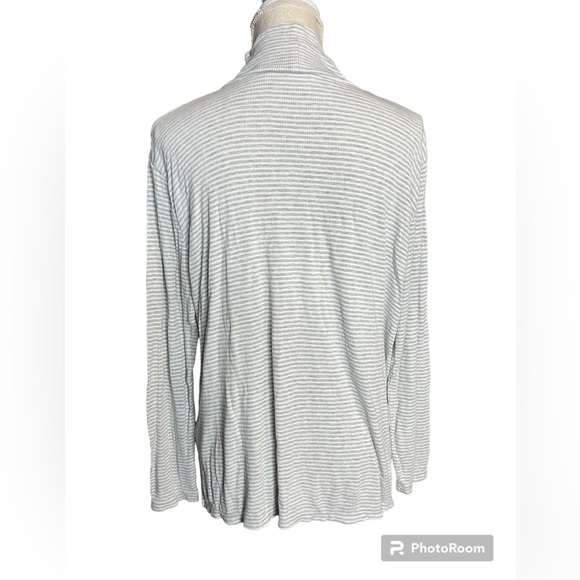 Jones New York Stripped Turtleneck - Picture 3 of 7